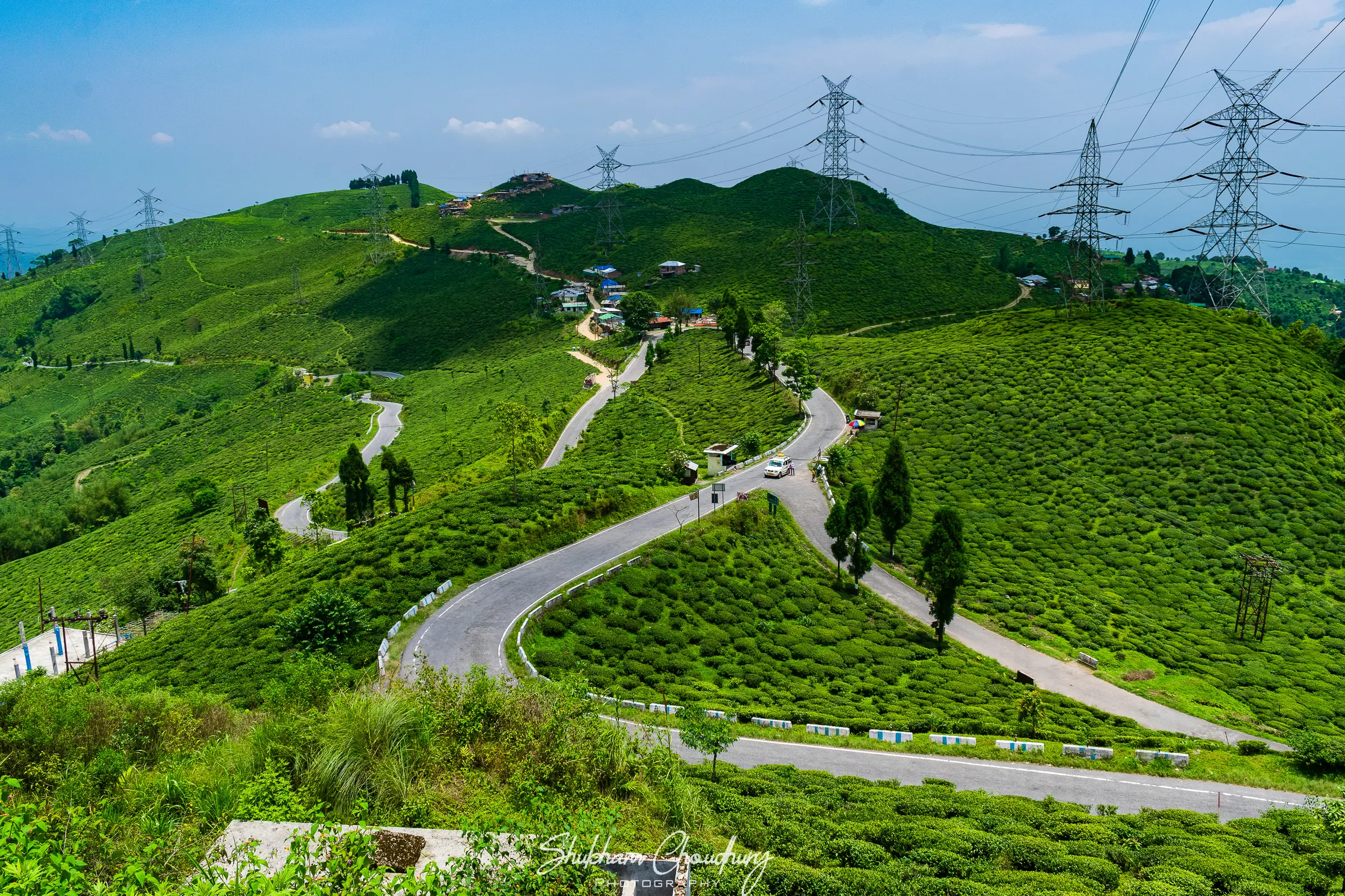 Tea-country roads near Mirik, representative of the Tabakoshi landscape